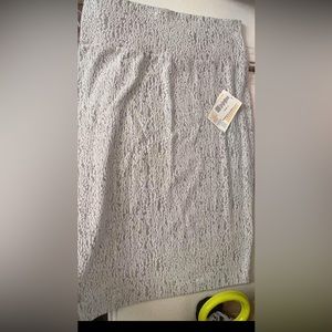 Lularoe L Cassie - NWT - Retails for $35